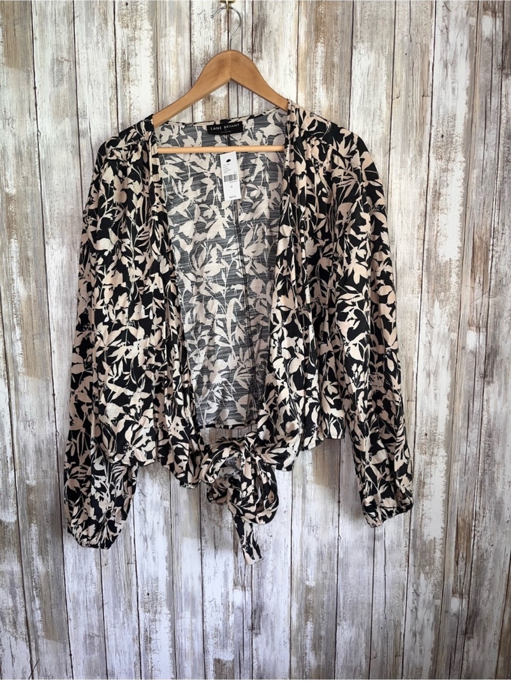 NWT Lane Bryant Maya Floral Wrap Top Black White Plus Size 20 - Picture 2 of 5